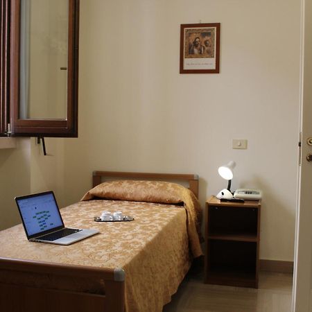 Albergo Del Santuario Santa Maria di Leuca Eksteriør billede
