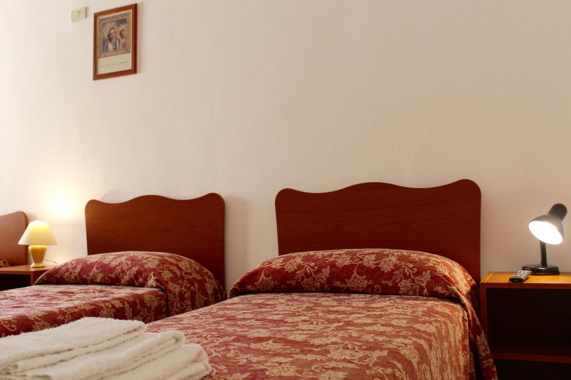 Albergo Del Santuario Santa Maria di Leuca Eksteriør billede